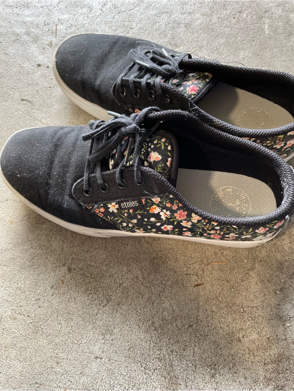 Etnies Black Canvas Sneakers with Pink Floral Accents